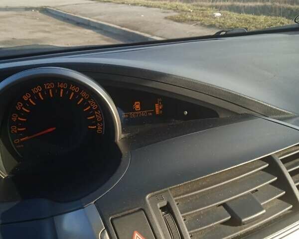 Сірий Тойота Версо, об'ємом двигуна 2 л та пробігом 267 тис. км за 9300 $, фото 8 на Automoto.ua