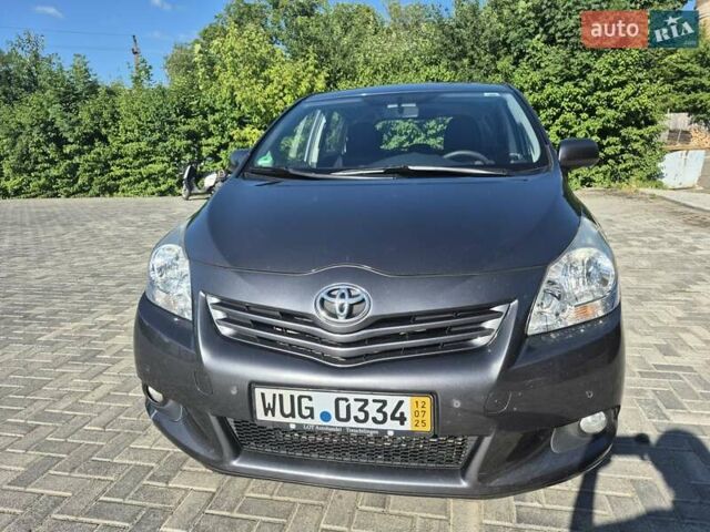 Сірий Тойота Версо, об'ємом двигуна 2 л та пробігом 220 тис. км за 9999 $, фото 9 на Automoto.ua