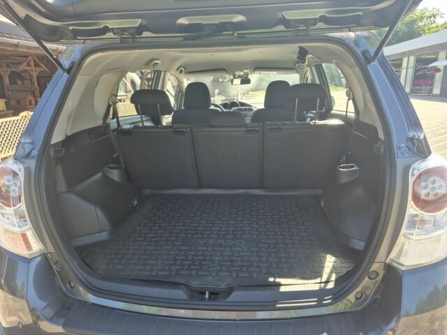 Сірий Тойота Версо, об'ємом двигуна 2 л та пробігом 220 тис. км за 9599 $, фото 11 на Automoto.ua