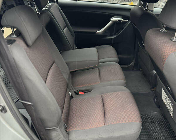 Сірий Тойота Версо, об'ємом двигуна 2 л та пробігом 240 тис. км за 8200 $, фото 15 на Automoto.ua