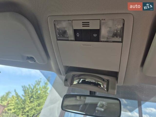 Сірий Тойота Версо, об'ємом двигуна 2 л та пробігом 220 тис. км за 9999 $, фото 13 на Automoto.ua