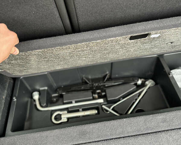 Сірий Тойота Версо, об'ємом двигуна 2 л та пробігом 240 тис. км за 8300 $, фото 11 на Automoto.ua