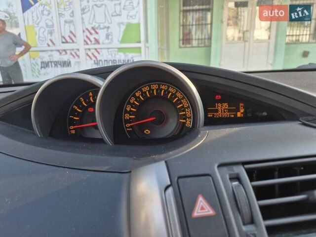 Сірий Тойота Версо, об'ємом двигуна 2 л та пробігом 220 тис. км за 9999 $, фото 39 на Automoto.ua