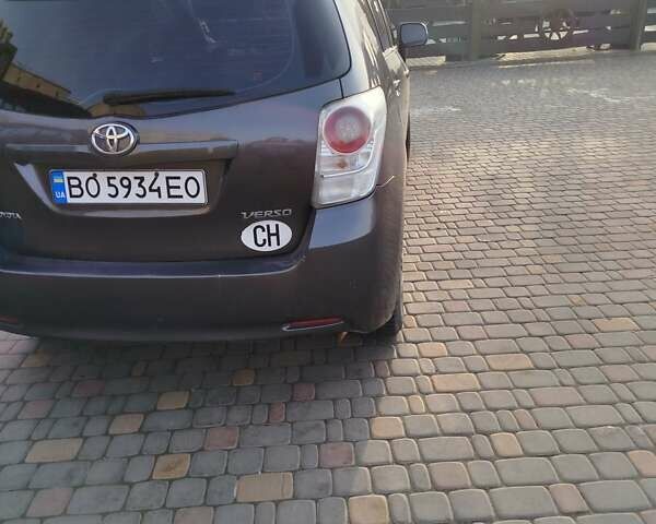 Серый Тойота Версо, объемом двигателя 1.8 л и пробегом 277 тыс. км за 9450 $, фото 5 на Automoto.ua