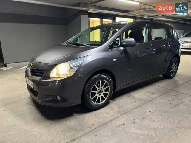 Сірий Тойота Версо, об'ємом двигуна 2 л та пробігом 380 тис. км за 6900 $, фото 18 на Automoto.ua