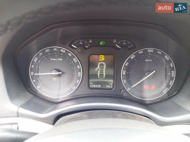 Сірий Тойота Версо, об'ємом двигуна 2 л та пробігом 240 тис. км за 8300 $, фото 18 на Automoto.ua