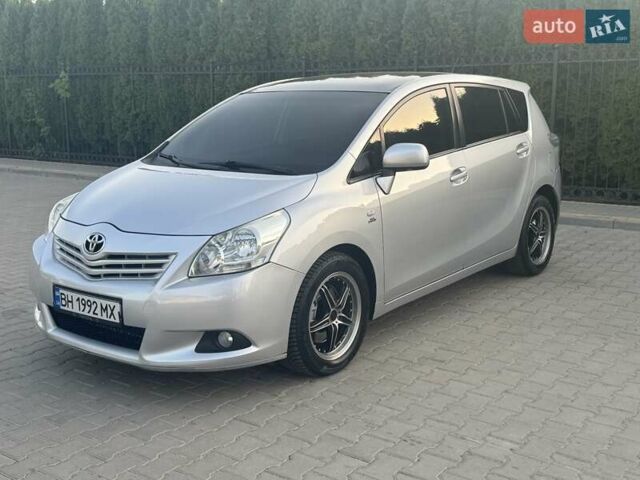 Серый Тойота Версо, объемом двигателя 2.23 л и пробегом 192 тыс. км за 8999 $, фото 45 на Automoto.ua