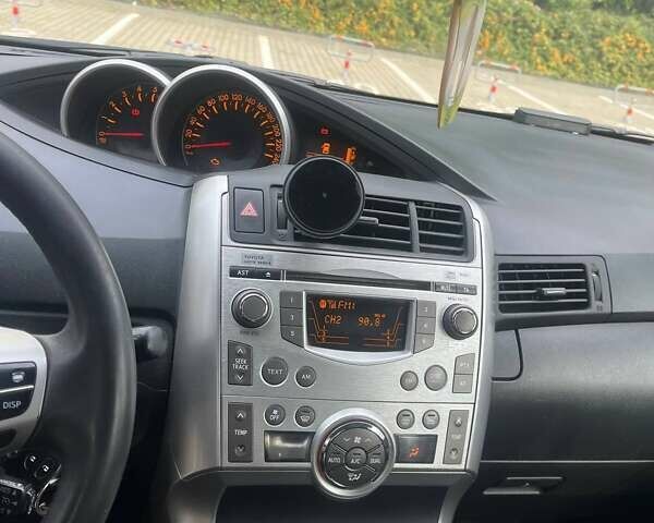 Серый Тойота Версо, объемом двигателя 2 л и пробегом 270 тыс. км за 8600 $, фото 5 на Automoto.ua