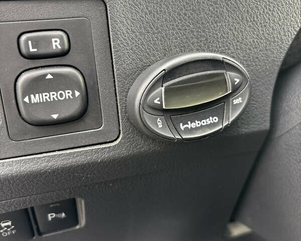 Серый Тойота Версо, объемом двигателя 2.2 л и пробегом 338 тыс. км за 7599 $, фото 14 на Automoto.ua