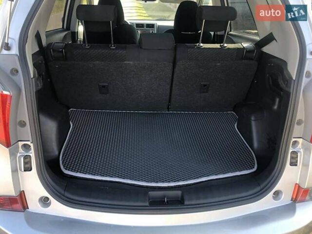 Серый Тойота Версо, объемом двигателя 1.36 л и пробегом 112 тыс. км за 10200 $, фото 5 на Automoto.ua