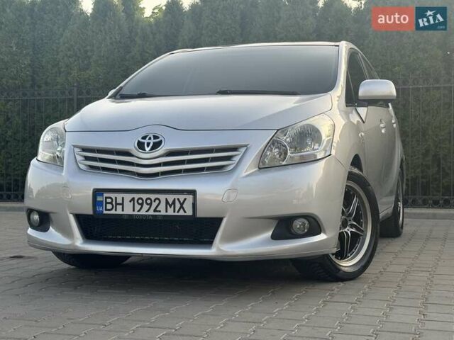 Серый Тойота Версо, объемом двигателя 2.23 л и пробегом 192 тыс. км за 8999 $, фото 11 на Automoto.ua