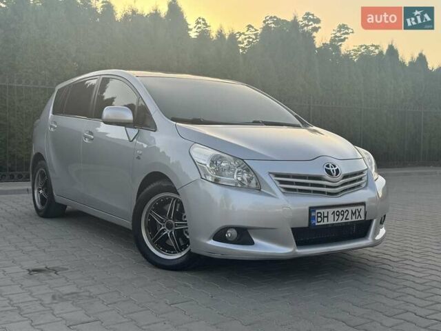 Серый Тойота Версо, объемом двигателя 2.23 л и пробегом 192 тыс. км за 8999 $, фото 31 на Automoto.ua