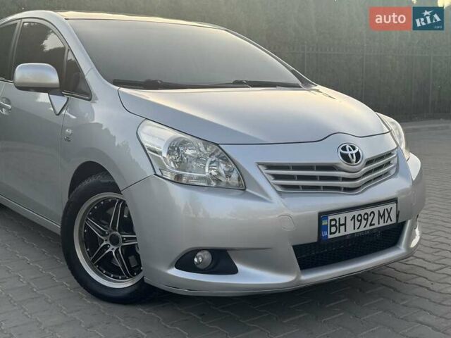Серый Тойота Версо, объемом двигателя 2.23 л и пробегом 192 тыс. км за 8999 $, фото 27 на Automoto.ua