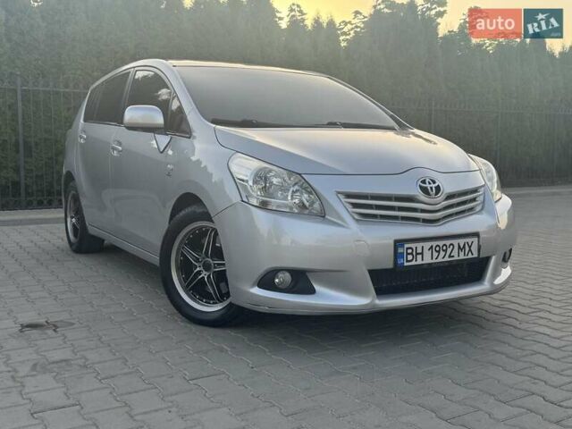 Серый Тойота Версо, объемом двигателя 2.23 л и пробегом 192 тыс. км за 8999 $, фото 29 на Automoto.ua