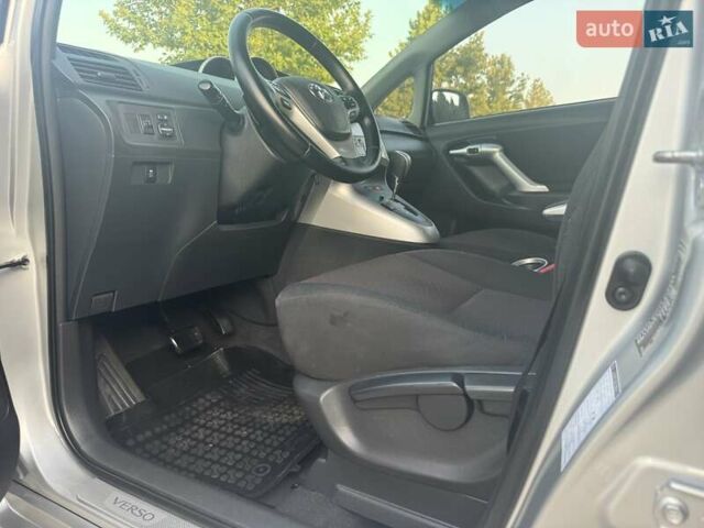 Серый Тойота Версо, объемом двигателя 2.23 л и пробегом 192 тыс. км за 8999 $, фото 75 на Automoto.ua