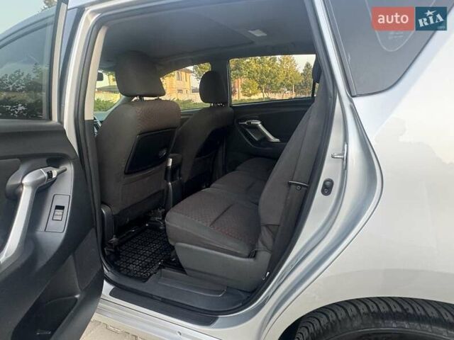 Серый Тойота Версо, объемом двигателя 2.23 л и пробегом 192 тыс. км за 8999 $, фото 86 на Automoto.ua