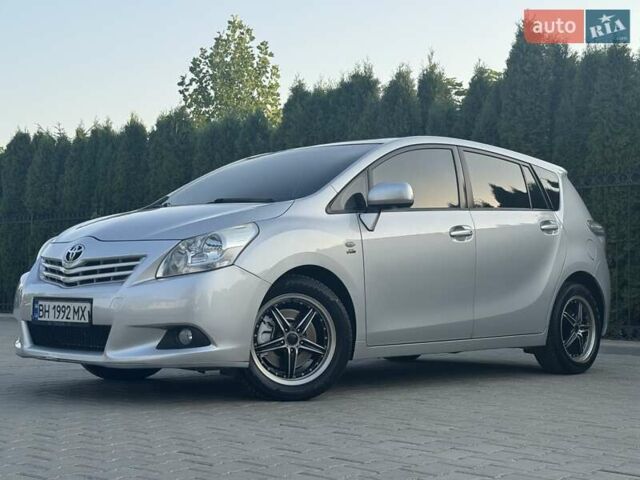 Серый Тойота Версо, объемом двигателя 2.23 л и пробегом 192 тыс. км за 8999 $, фото 14 на Automoto.ua