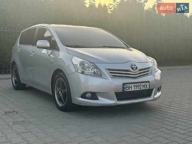 Серый Тойота Версо, объемом двигателя 2.23 л и пробегом 192 тыс. км за 8999 $, фото 52 на Automoto.ua