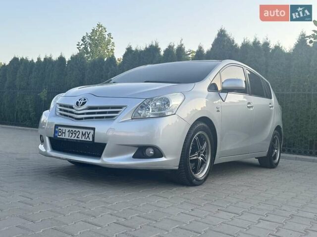 Серый Тойота Версо, объемом двигателя 2.23 л и пробегом 192 тыс. км за 8999 $, фото 43 на Automoto.ua
