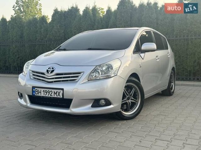 Серый Тойота Версо, объемом двигателя 2.23 л и пробегом 192 тыс. км за 8999 $, фото 8 на Automoto.ua