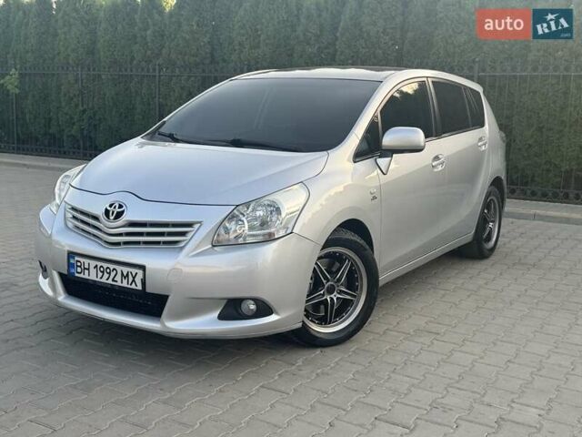 Серый Тойота Версо, объемом двигателя 2.23 л и пробегом 192 тыс. км за 8999 $, фото 9 на Automoto.ua