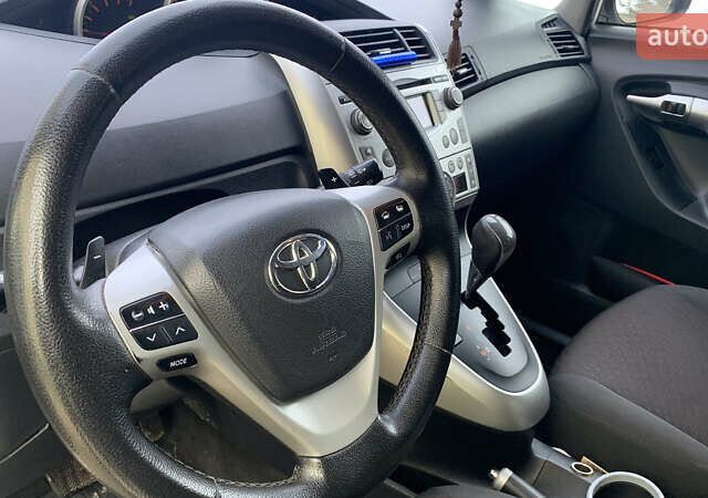 Сірий Тойота Версо, об'ємом двигуна 2.2 л та пробігом 172 тис. км за 9000 $, фото 12 на Automoto.ua