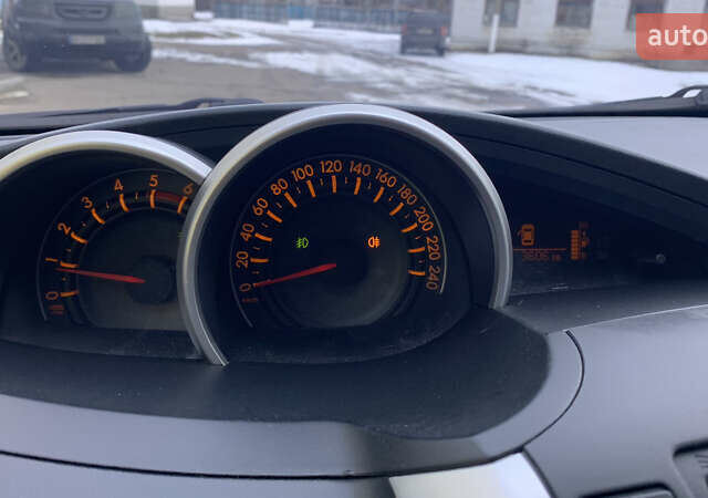 Сірий Тойота Версо, об'ємом двигуна 2.2 л та пробігом 172 тис. км за 9000 $, фото 10 на Automoto.ua