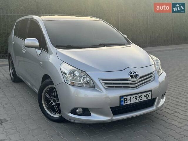 Серый Тойота Версо, объемом двигателя 2.23 л и пробегом 192 тыс. км за 8999 $, фото 32 на Automoto.ua