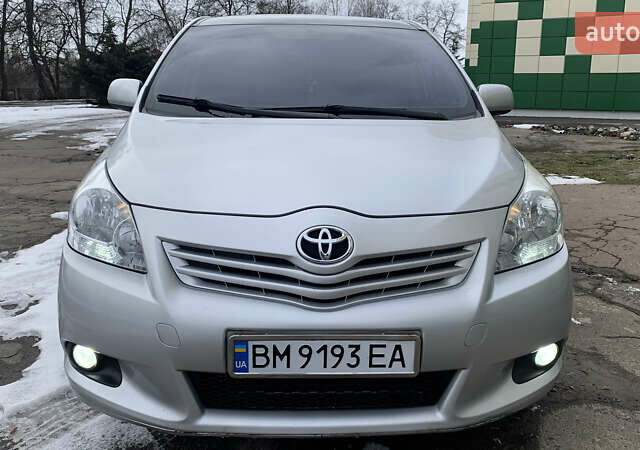 Сірий Тойота Версо, об'ємом двигуна 2.2 л та пробігом 172 тис. км за 9000 $, фото 2 на Automoto.ua