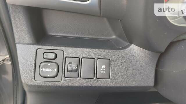 Серый Тойота Версо, объемом двигателя 1.4 л и пробегом 148 тыс. км за 9500 $, фото 9 на Automoto.ua