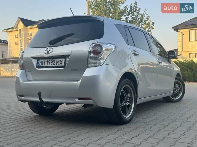 Серый Тойота Версо, объемом двигателя 2.23 л и пробегом 192 тыс. км за 8999 $, фото 15 на Automoto.ua