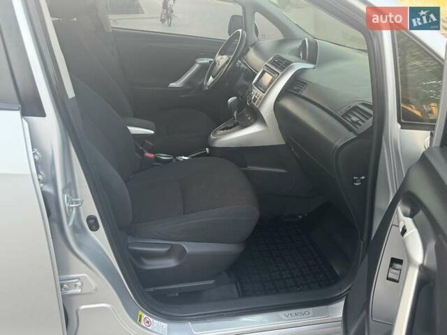 Серый Тойота Версо, объемом двигателя 2.23 л и пробегом 192 тыс. км за 8999 $, фото 79 на Automoto.ua