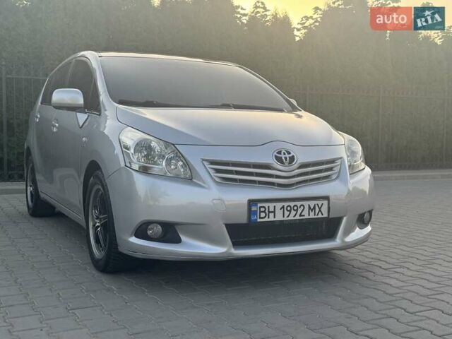 Серый Тойота Версо, объемом двигателя 2.23 л и пробегом 192 тыс. км за 8999 $, фото 53 на Automoto.ua
