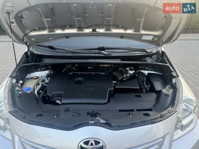 Серый Тойота Версо, объемом двигателя 2.23 л и пробегом 192 тыс. км за 8999 $, фото 85 на Automoto.ua