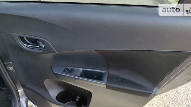 Серый Тойота Версо, объемом двигателя 1.4 л и пробегом 148 тыс. км за 9500 $, фото 5 на Automoto.ua