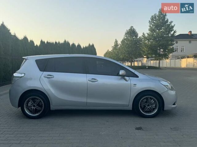 Серый Тойота Версо, объемом двигателя 2.23 л и пробегом 192 тыс. км за 8999 $, фото 54 на Automoto.ua