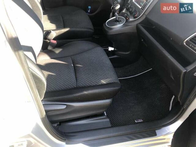 Серый Тойота Версо, объемом двигателя 1.36 л и пробегом 112 тыс. км за 10200 $, фото 6 на Automoto.ua
