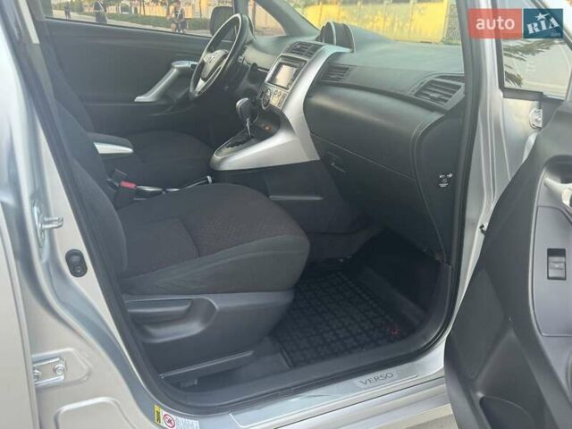 Серый Тойота Версо, объемом двигателя 2.23 л и пробегом 192 тыс. км за 8999 $, фото 80 на Automoto.ua
