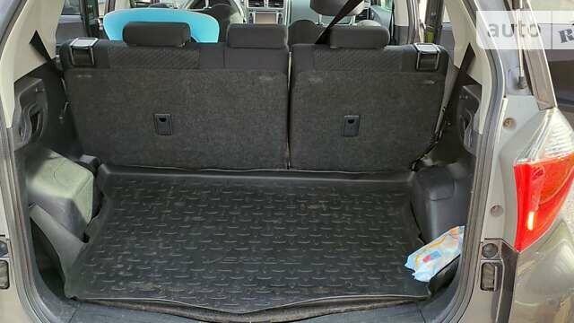 Серый Тойота Версо, объемом двигателя 1.4 л и пробегом 148 тыс. км за 9500 $, фото 6 на Automoto.ua