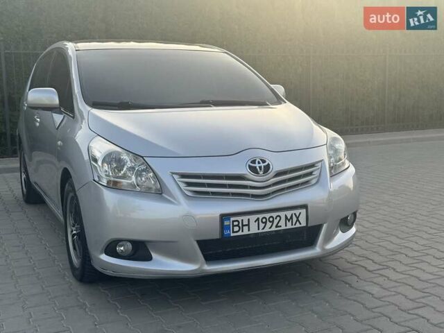 Серый Тойота Версо, объемом двигателя 2.23 л и пробегом 192 тыс. км за 8999 $, фото 48 на Automoto.ua