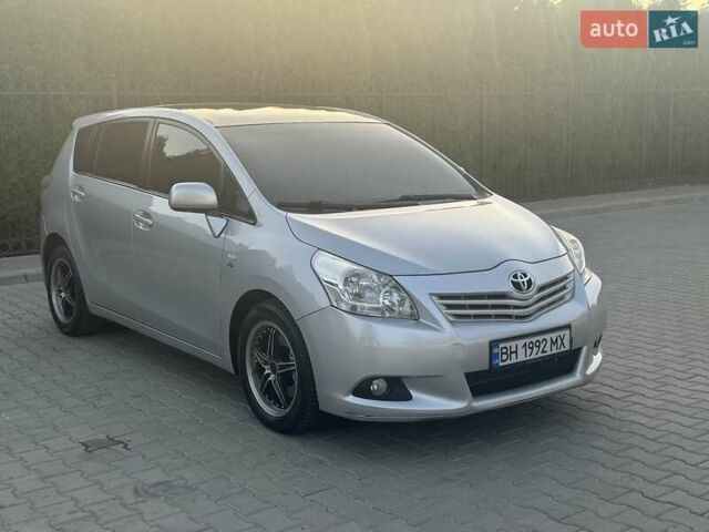 Серый Тойота Версо, объемом двигателя 2.23 л и пробегом 192 тыс. км за 8999 $, фото 55 на Automoto.ua