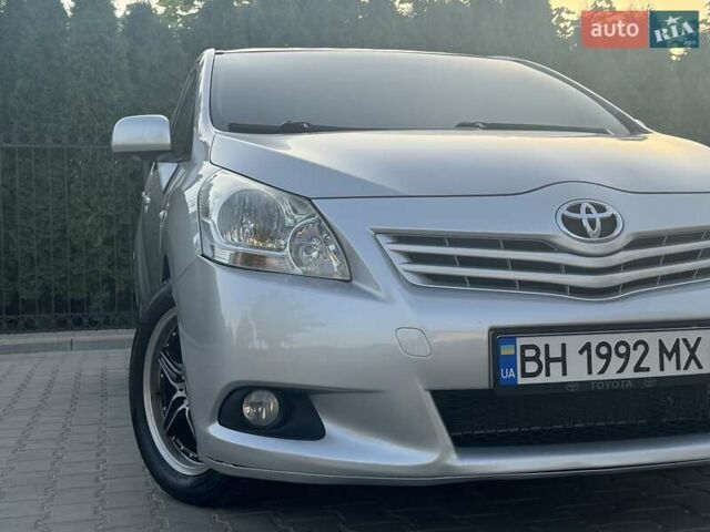 Серый Тойота Версо, объемом двигателя 2.23 л и пробегом 192 тыс. км за 8999 $, фото 28 на Automoto.ua