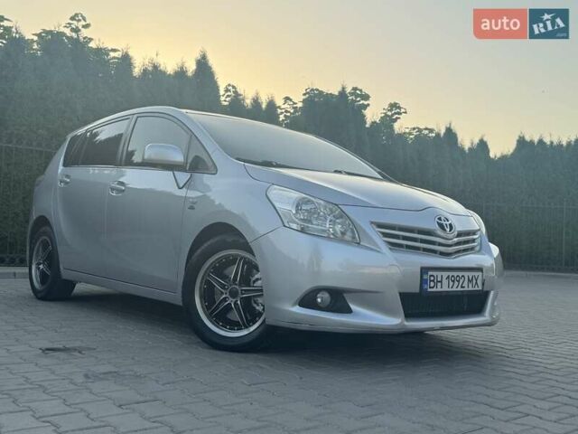 Серый Тойота Версо, объемом двигателя 2.23 л и пробегом 192 тыс. км за 8999 $, фото 26 на Automoto.ua