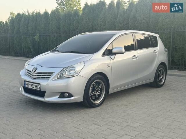 Серый Тойота Версо, объемом двигателя 2.23 л и пробегом 192 тыс. км за 8999 $, фото 50 на Automoto.ua