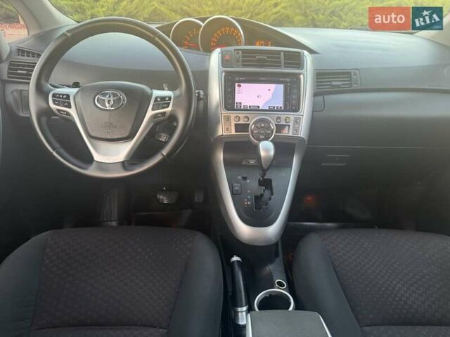 Серый Тойота Версо, объемом двигателя 2.23 л и пробегом 192 тыс. км за 8999 $, фото 74 на Automoto.ua