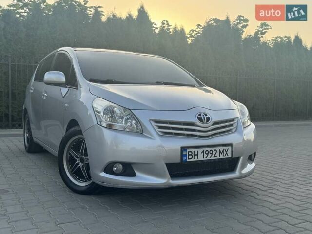 Серый Тойота Версо, объемом двигателя 2.23 л и пробегом 192 тыс. км за 8999 $, фото 25 на Automoto.ua