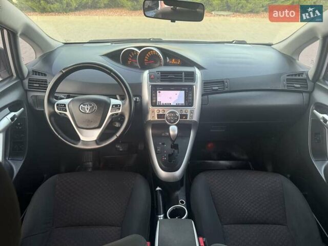 Серый Тойота Версо, объемом двигателя 2.23 л и пробегом 192 тыс. км за 8999 $, фото 73 на Automoto.ua