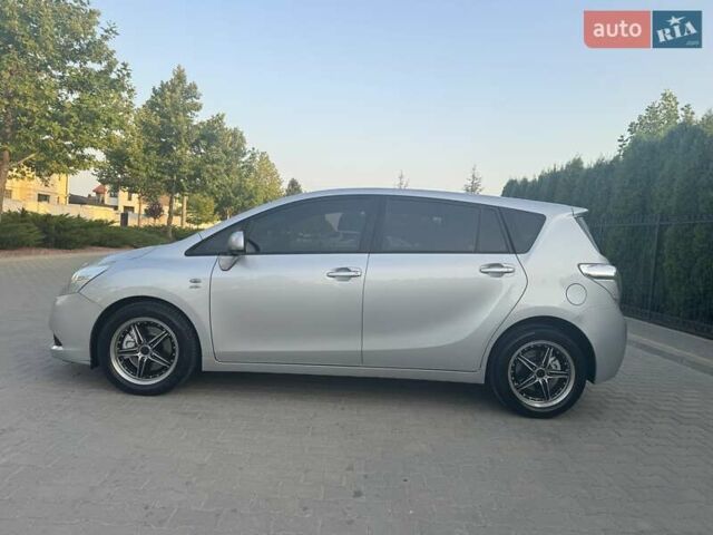 Серый Тойота Версо, объемом двигателя 2.23 л и пробегом 192 тыс. км за 8999 $, фото 69 на Automoto.ua