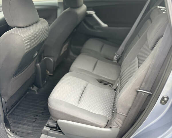 Серый Тойота Версо, объемом двигателя 2.2 л и пробегом 338 тыс. км за 7599 $, фото 15 на Automoto.ua