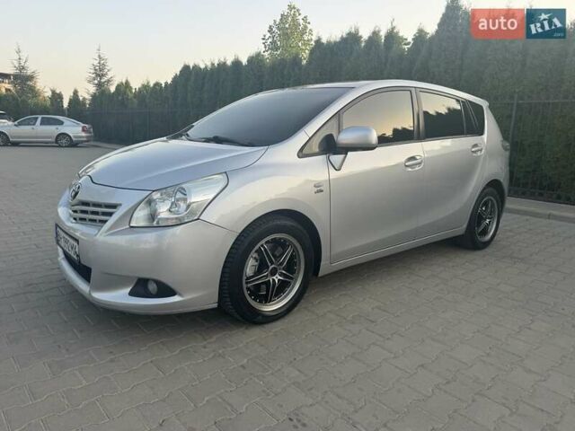 Серый Тойота Версо, объемом двигателя 2.23 л и пробегом 192 тыс. км за 8999 $, фото 72 на Automoto.ua
